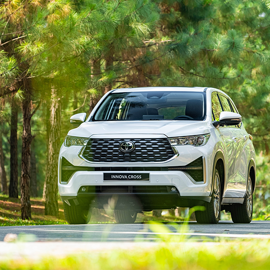 Toyota Innova 2024